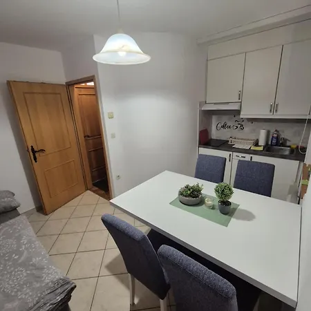 Marjetica 40 Apartment *