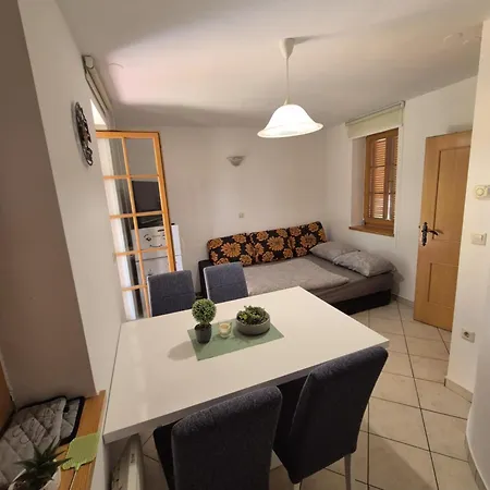 Apartment Marjetica 40 *